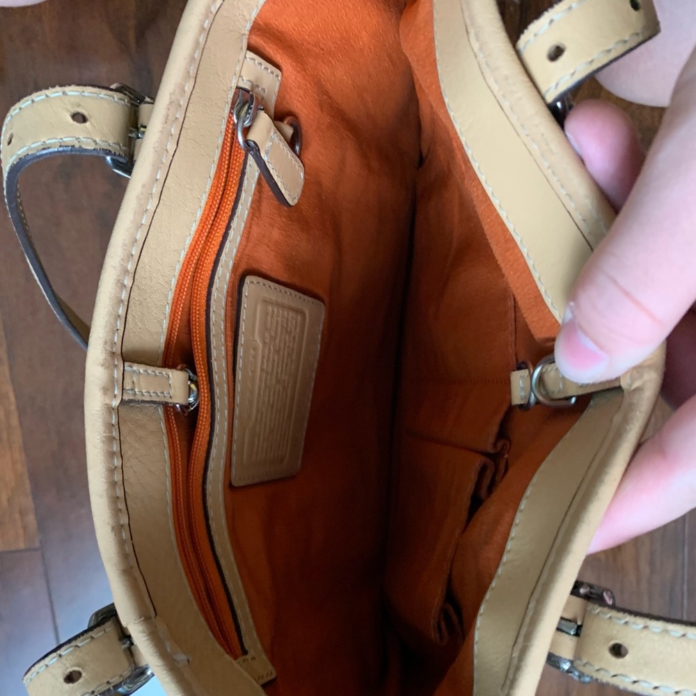 Coach purse - Picture 4 of 5